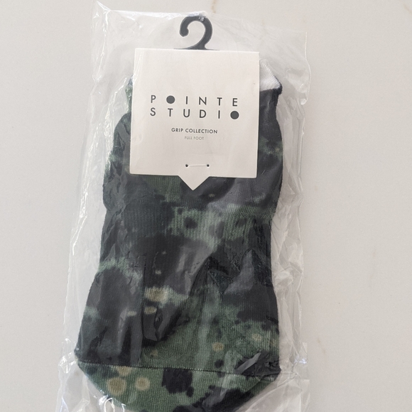 Pointe Studio Active Grip Sock - Picture 1 of 3